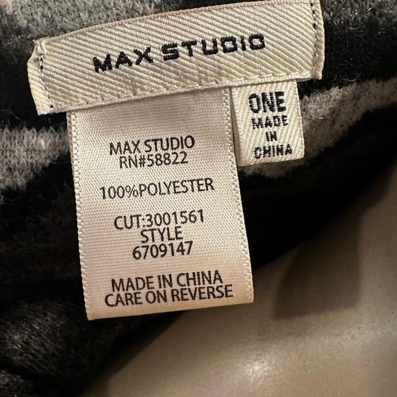 Max Studio Black and Gray Sleeveless Cardigan Poncho - Picture 8 of 12